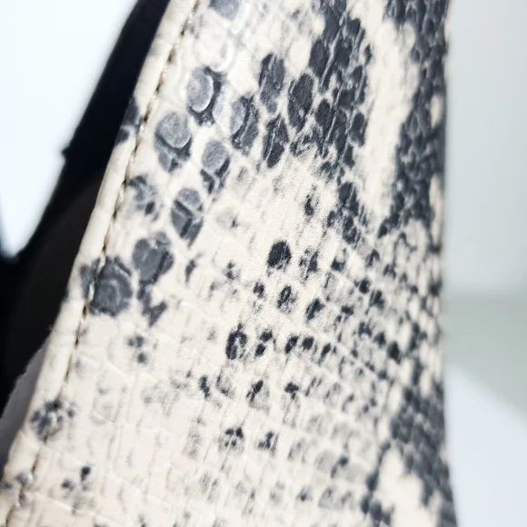 Massini Trisha snakeskin print boot size 8 - Picture 7 of 11